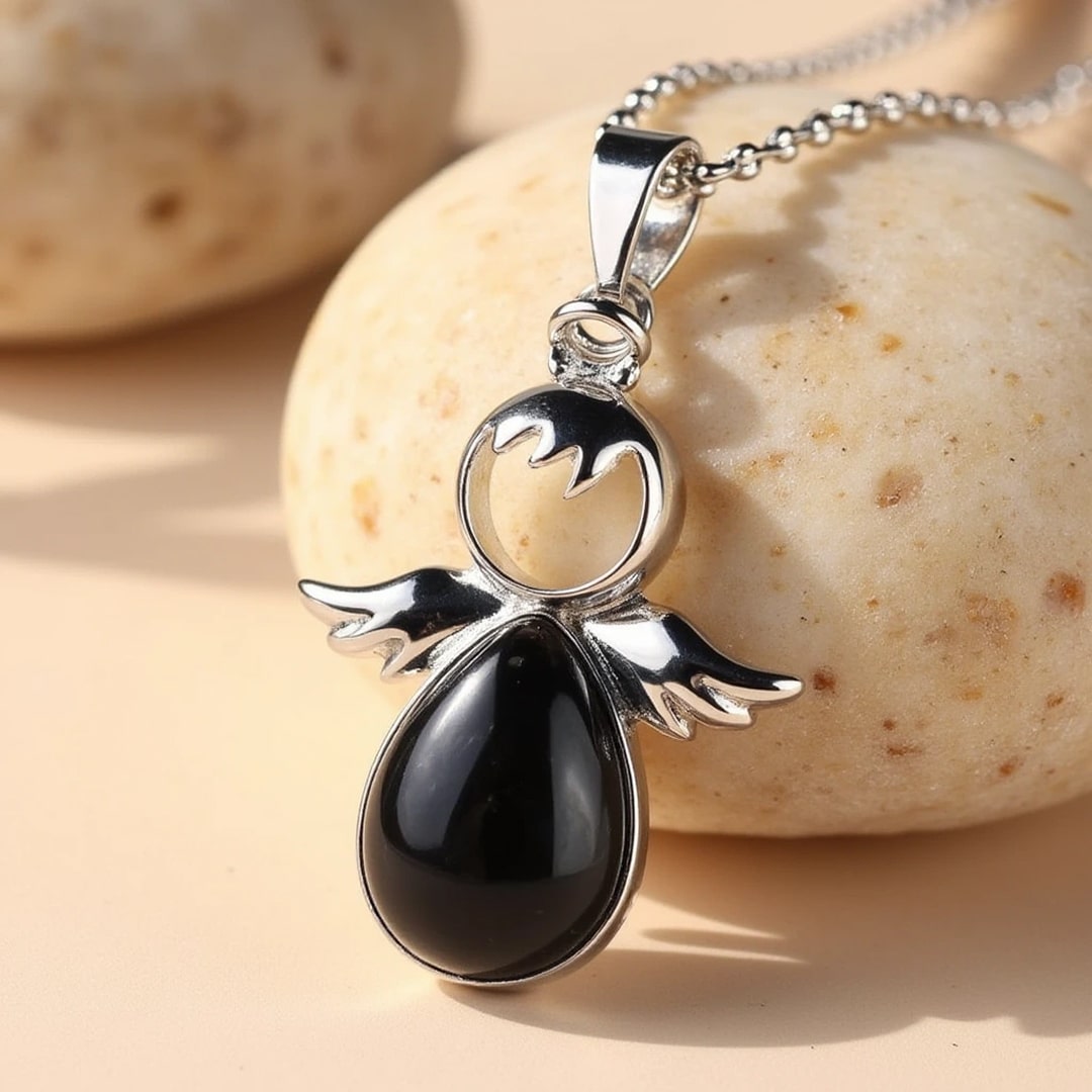 Pendentif Petit Ange et sa Pierre Naturelle - Onyx Noir - L'Arbre des Chakras