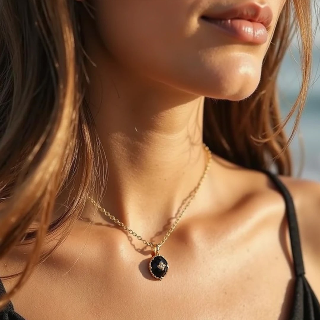 “Nocturnal Mystery” Pendant in Black Agate