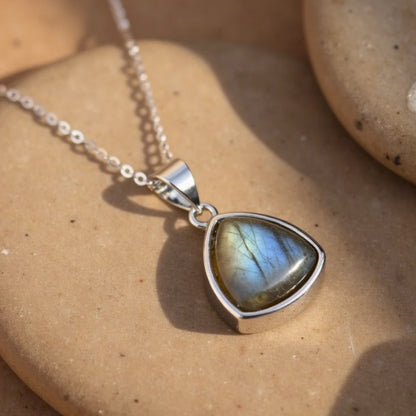 “Aura Protector” Pendant in Labradorite