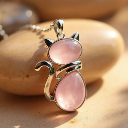 Pendentif Chat en Pierre Naturelle - Quartz Rose - L'Arbre des Chakras