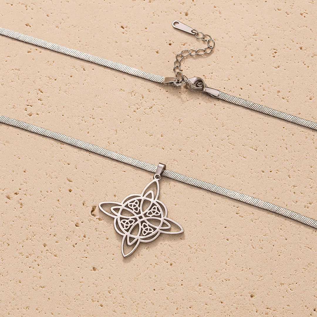 “Eternal Protection” Pendant – Witch’s Knot, Flat Chain